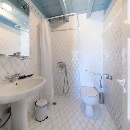 Melograno Tatil Evi Chalki Town