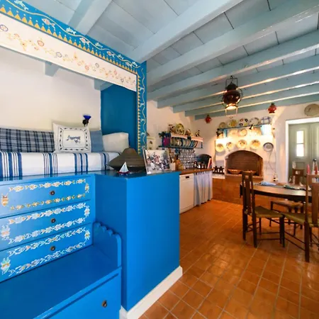 Dom wakacyjny Melograno Chalki Town