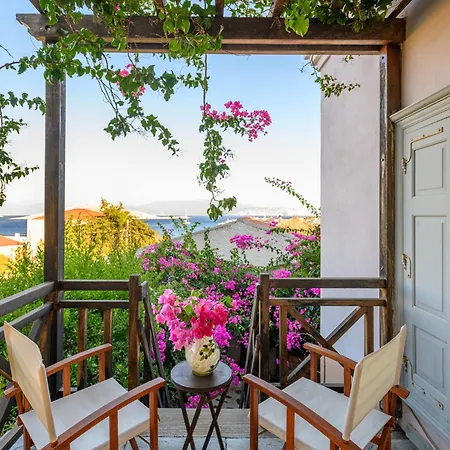 Melograno Feriehus Chalki Town